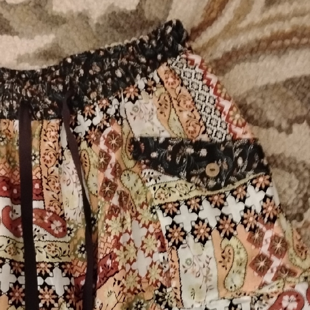 Easel Multicolor Patchwork Wide Leg Pants. Patterned Pockets. S